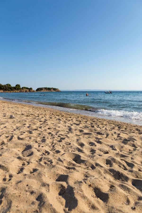 Villa Kristin 2 - 2Min Walk To Great Sandy, Shallow Beach Nikiti  Buitenkant foto